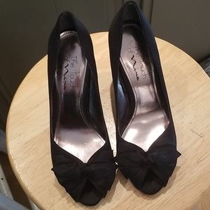 Black dress shoes